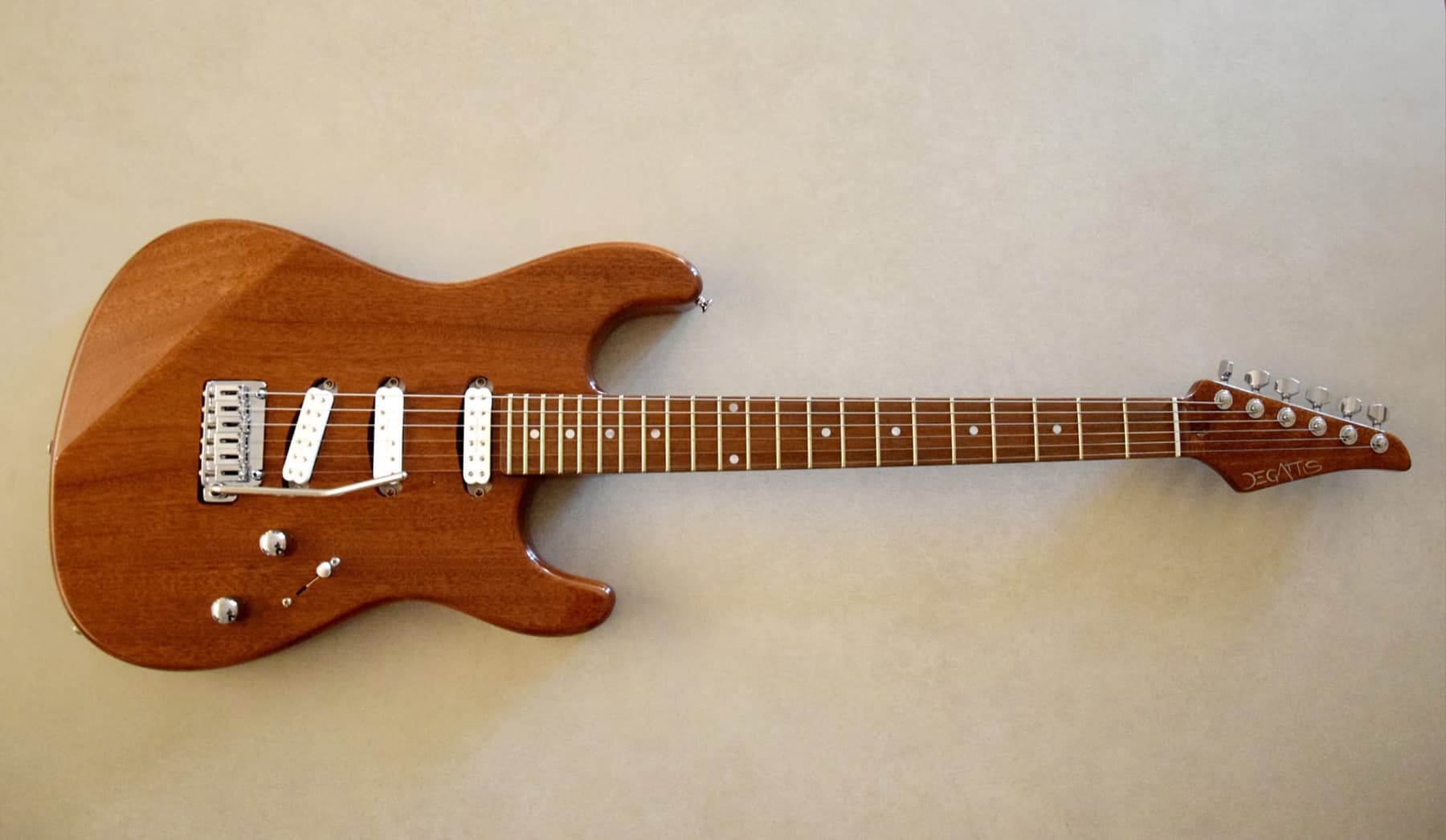 Strato Mahogany — guitarra De Gattis descatalogado